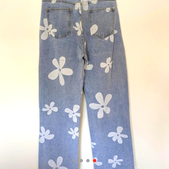 Flower Jeans - Picture 5 of 6